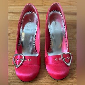 Pulse Women's Pink Heart Buckle Pumps